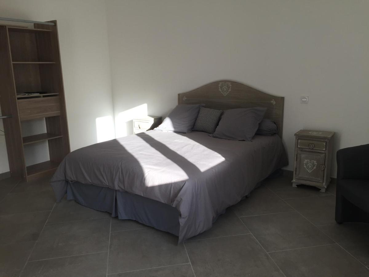 Ernella Hotel Aléria Екстериор снимка